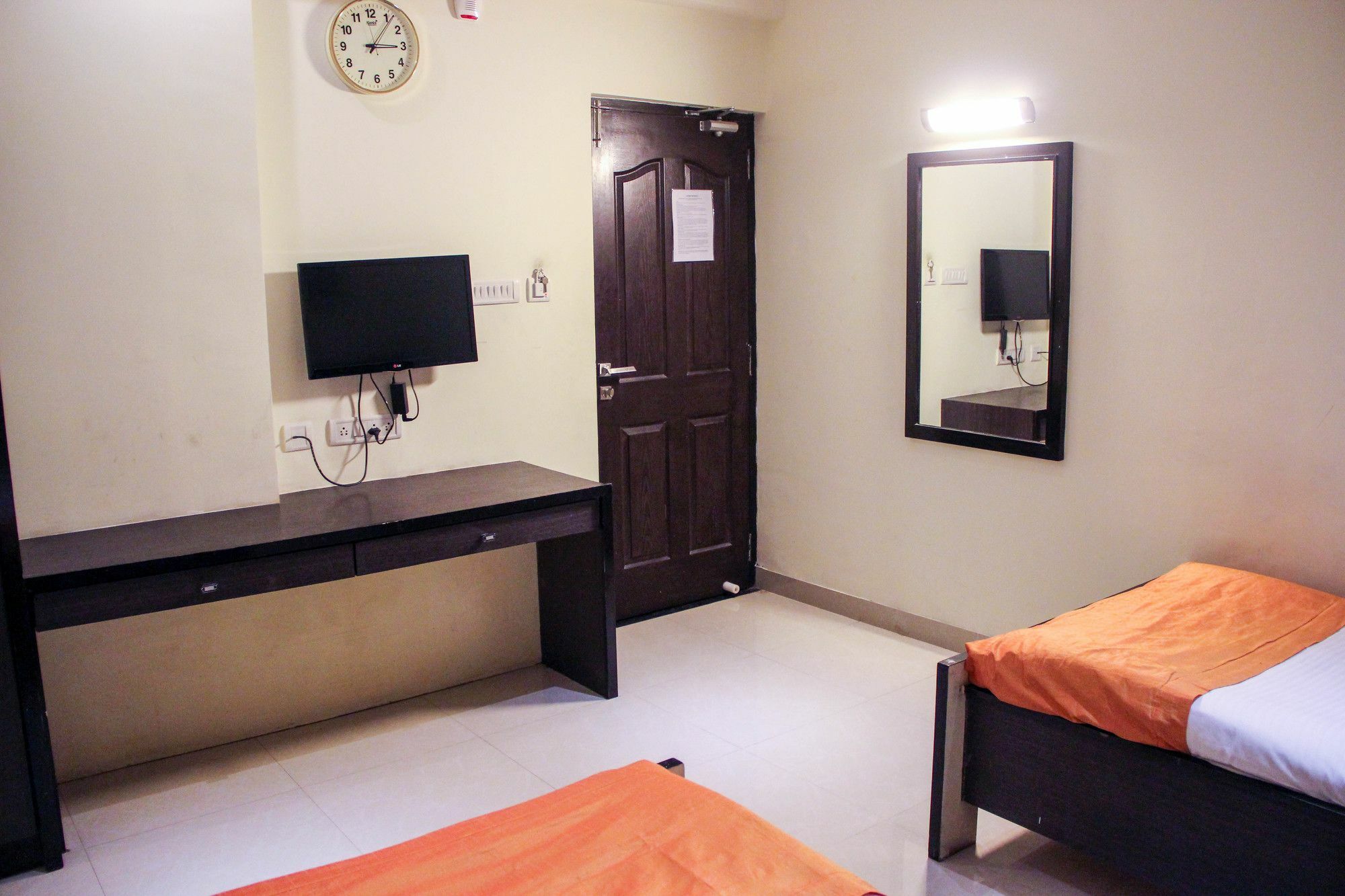 Oyo 5765 Chennai Residency T Nagar Exterior foto